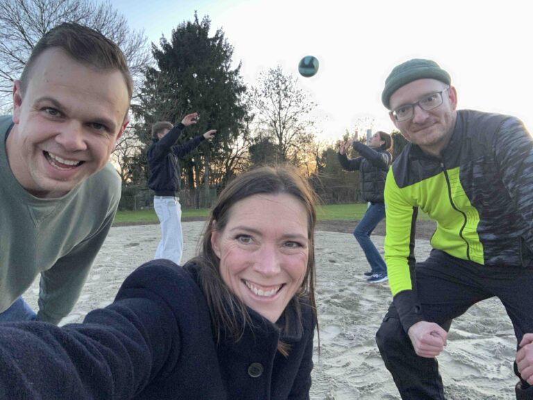 Neues Volleyballfeld am Dirtpark fertiggestellt – Grüner Antrag aus 2024 erfolgreich umgesetzt  